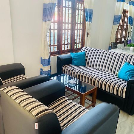 Lavendra Guset House Hotel Nallathanniya Ngoại thất bức ảnh