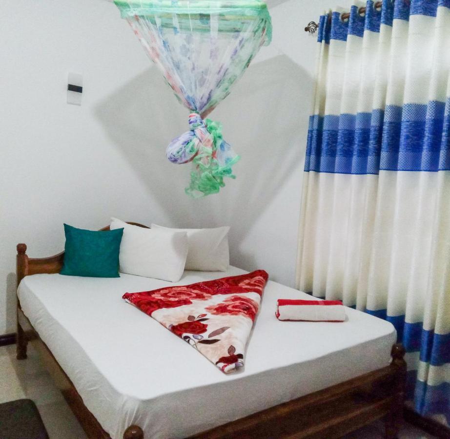 Lavendra Guset House Hotel Nallathanniya Ngoại thất bức ảnh