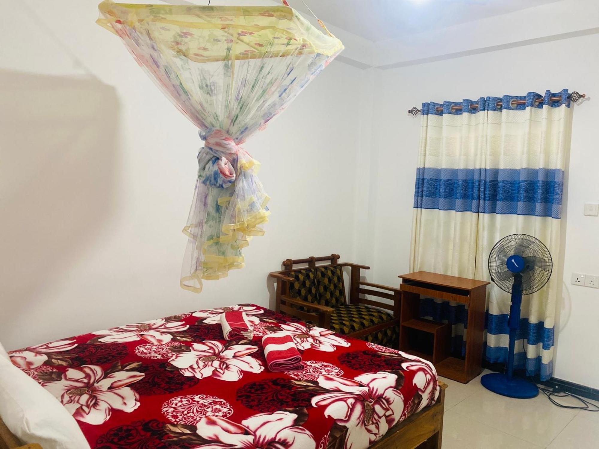 Lavendra Guset House Hotel Nallathanniya Ngoại thất bức ảnh
