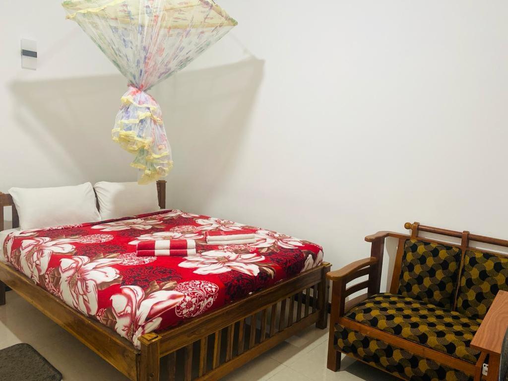 Lavendra Guset House Hotel Nallathanniya Ngoại thất bức ảnh