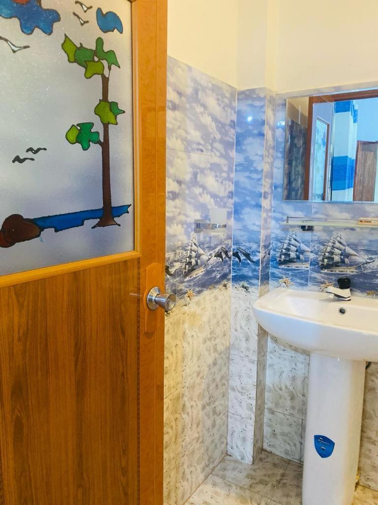 Lavendra Guset House Hotel Nallathanniya Ngoại thất bức ảnh