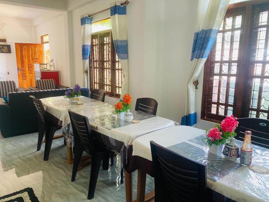 Lavendra Guset House Hotel Nallathanniya Ngoại thất bức ảnh