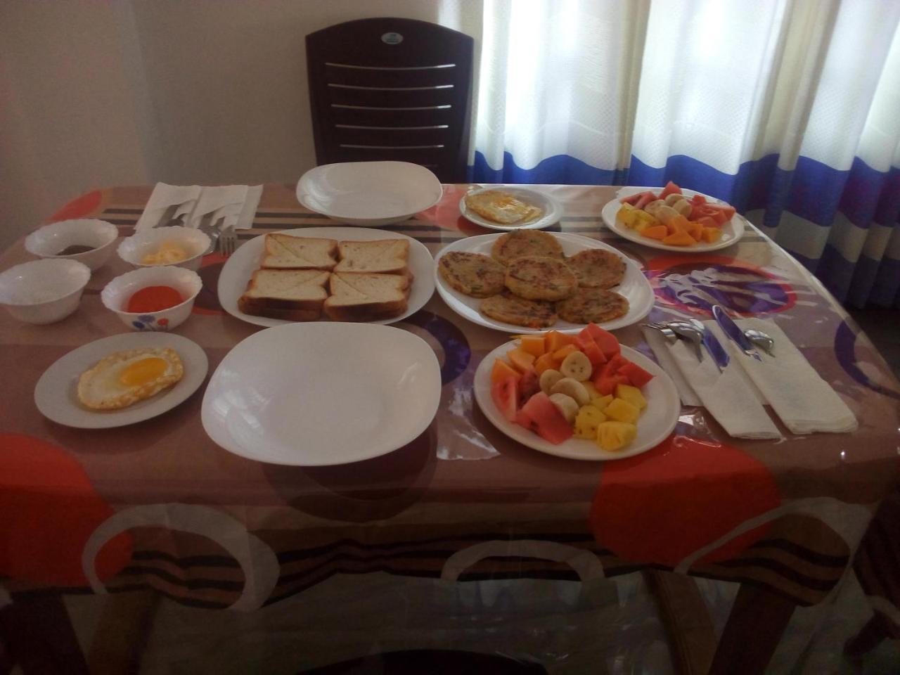 Lavendra Guset House Hotel Nallathanniya Ngoại thất bức ảnh
