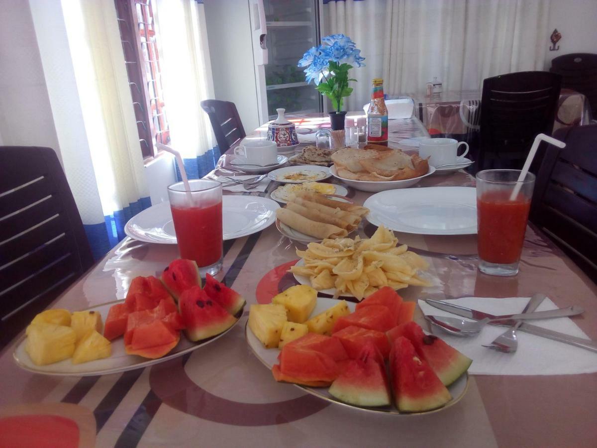 Lavendra Guset House Hotel Nallathanniya Ngoại thất bức ảnh